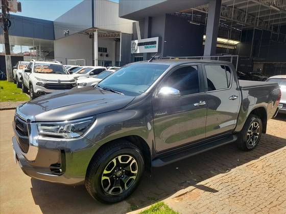 TOYOTA HILUX 2.8 D-4D TURBO DIESEL CD SRX 4X4 AUTOMÁTICO